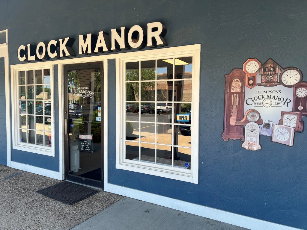 Thompson Clock Manor Exterior